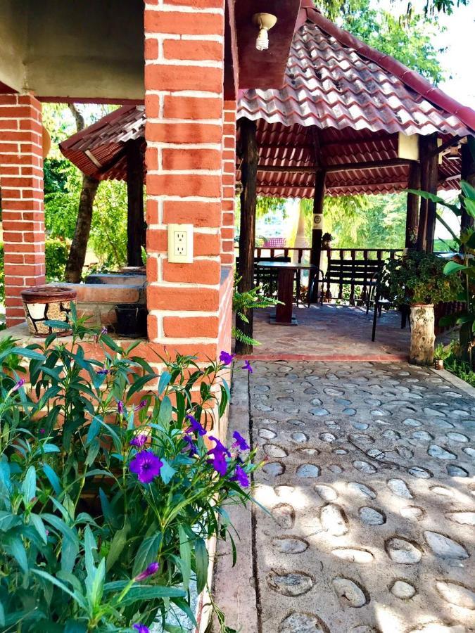 Hotel Y Restaurante Villas Del Sol Jalpan Exterior foto